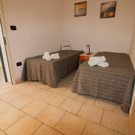 Casa Vacanze Pirata A Torre Pali 펜션