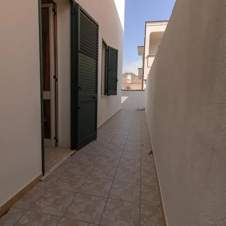 Casa Vacanze Pirata A Torre Pali * 살베
